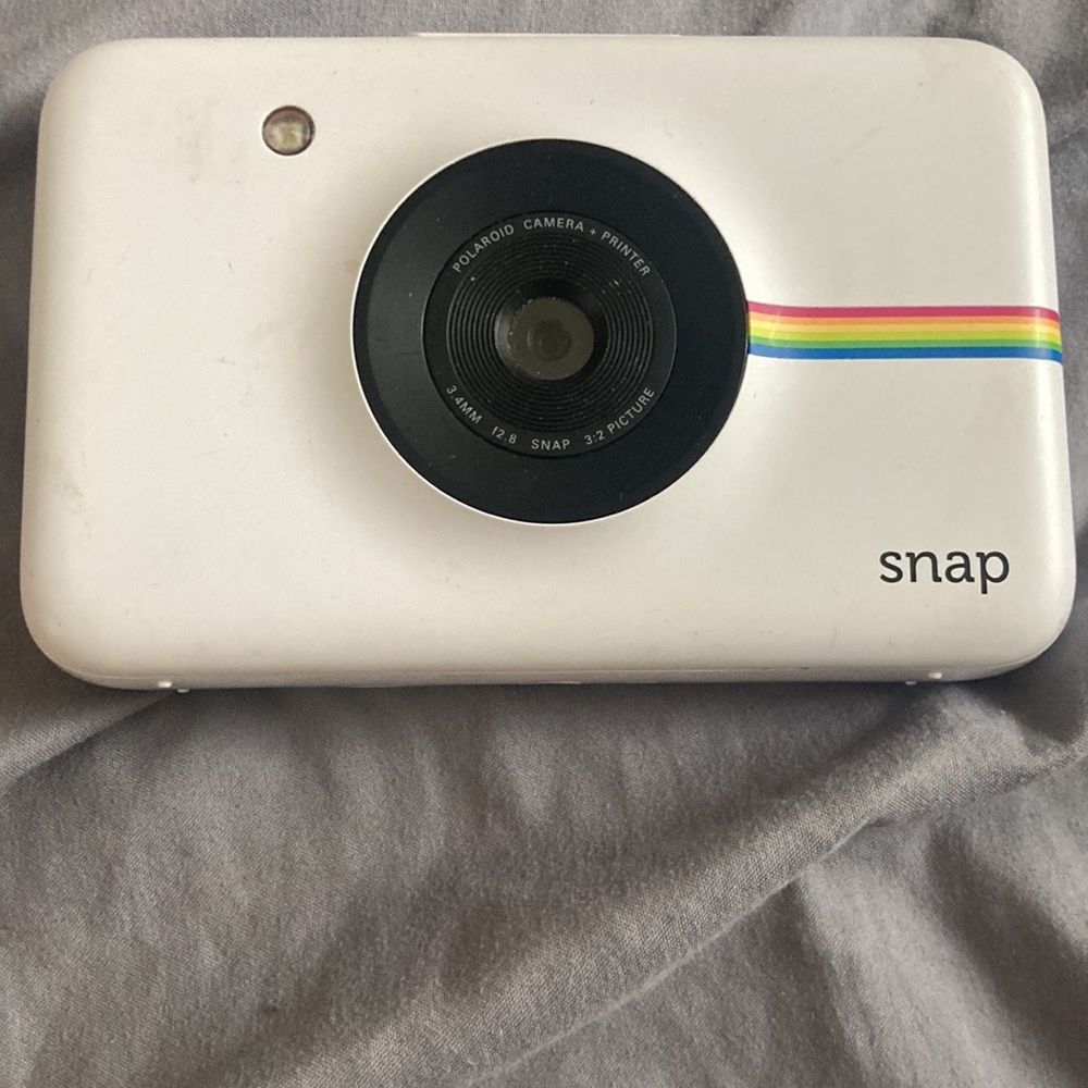 Must Go Used Polaroid Snap Camera. Read Descripti… - image 1